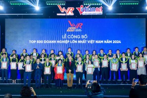 CÔNG TY CỔ PHẦN TÔN THÉP VIỆT PHÁP VINH DỰ NHẬN GIẢI THƯỞNG TOP 500 DOANH NGHIỆP LỚN NHẤT VIỆT NAM (VNR500)